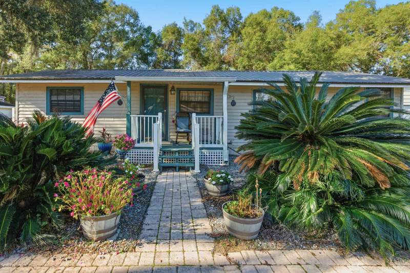 3 bedroom Detached at 1996 Lakepoint Lane, Lake Talquin Heights, Tallahassee — photo 2