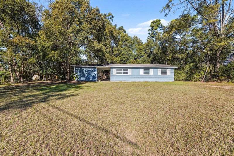 3 bedroom Detached at 1920 Karen Lane, Caroline Courts, Tallahassee — photo 3