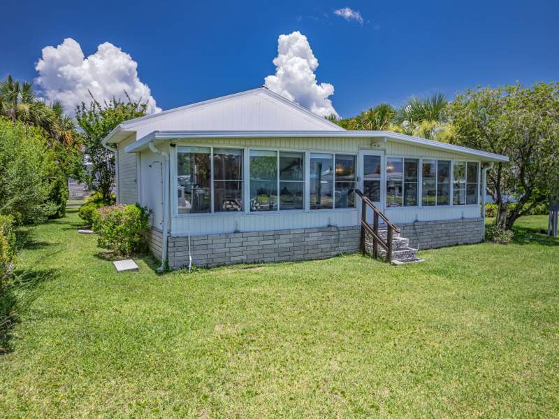 4 bedroom ManufacturedHome at 53 Connie Drive, Paradise Village Shell Point, Crawfordville — photo 4