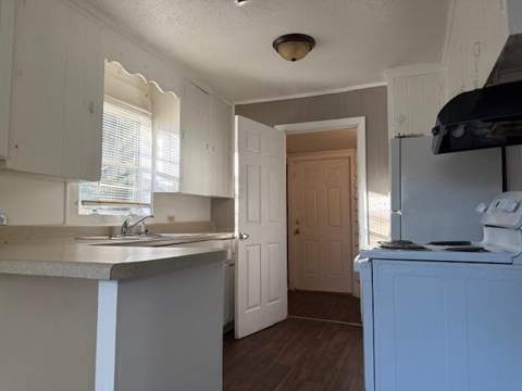 500 Laura Lee Avenue, Tallahassee FL - photo 8 of 40