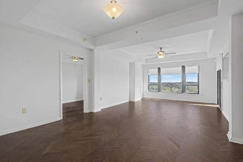 2 bedroom Condominium at 121 N Monroe St Unit 1206 East, Tennyson Condominium, Tallahassee — photo 3