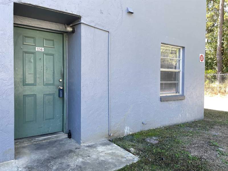 2 bedroom Condominium at 2325 W Pensacola Street, Palms West Condominium, Tallahassee — photo 2