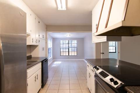 1056 Longstreet Drive, Tallahassee FL - photo 7 of 28