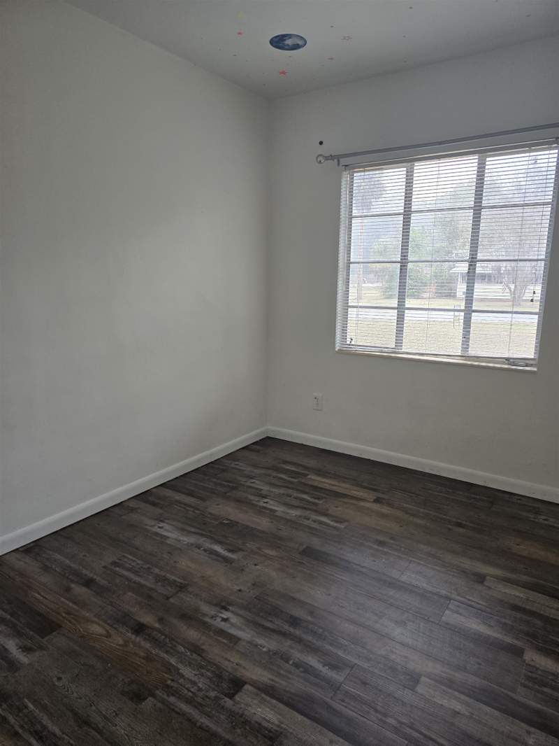 3 bedroom Detached at 309 W Oak St, Perry Heights, Perry — photo 3