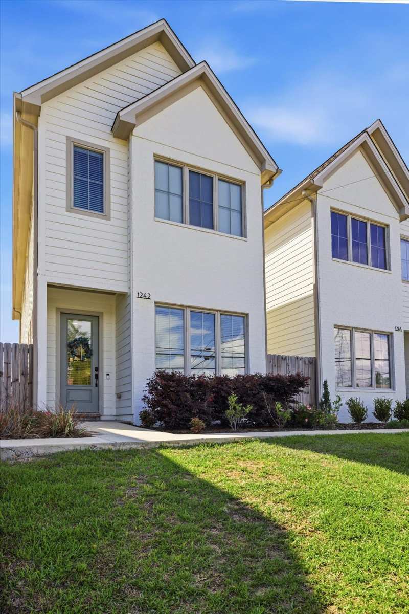 3 bedroom Detached at 1242 N Adams Street, Lakeview, Tallahassee — photo 1