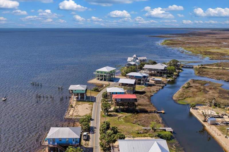 2 bedroom Detached at 19018 Good Times Drive, Dekle Beach Gulf Front, Perry — photo 4