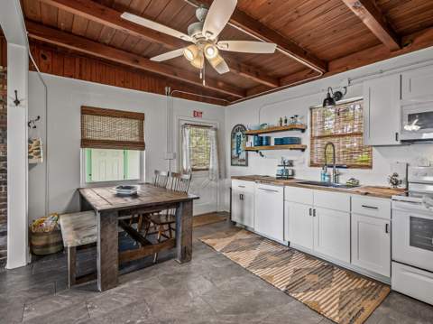2669 Surf Road, Ochlockonee Bay FL - photo 11 of 48