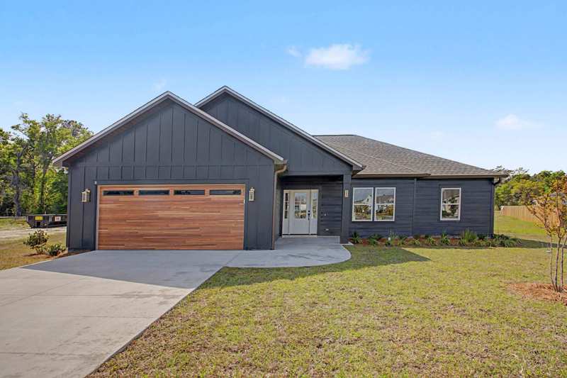 3 bedroom Detached at 154 Stillmont Drive, Palmetto, Crawfordville — photo 1