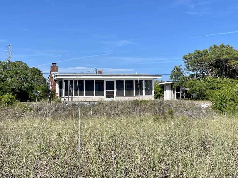 2 bedroom Detached at 1505 Alligator Drive, Penn Point, Alligator Point — photo 1