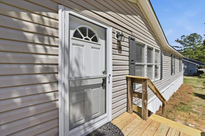 3 bedroom ManufacturedHome at 560 McNair Road, Kirby, Havana — photo 3