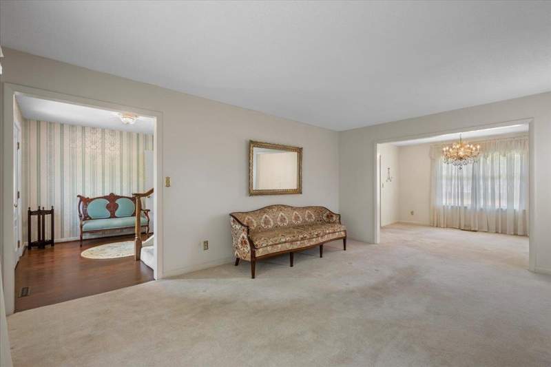 4 bedroom Detached at 324 NE Fraleigh Drive, Livingston Spring Acres, Madison — photo 5
