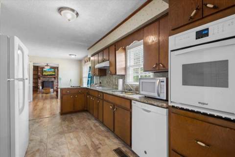 324 NE Fraleigh Drive, Madison FL - photo 7 of 39
