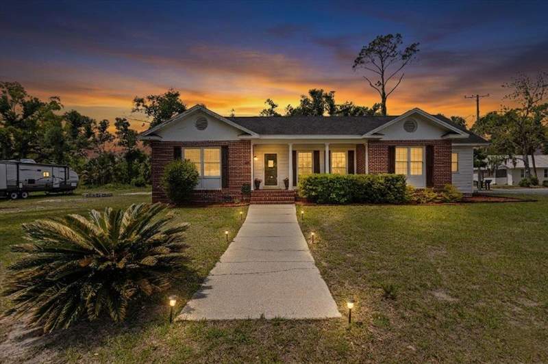5 bedroom Detached at 515 N QUINCY Street, H T WILDER ADD, Perry — photo 1