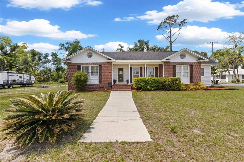 5 bedroom Detached at 515 N QUINCY Street, H T WILDER ADD, Perry — photo 2