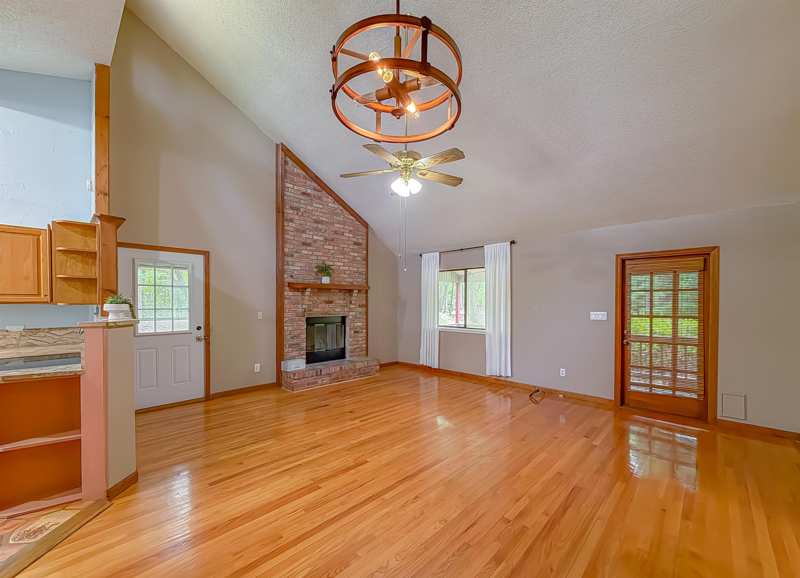2 bedroom Detached at 2275 Beaver Creek Drive, Reston, Havana — photo 1