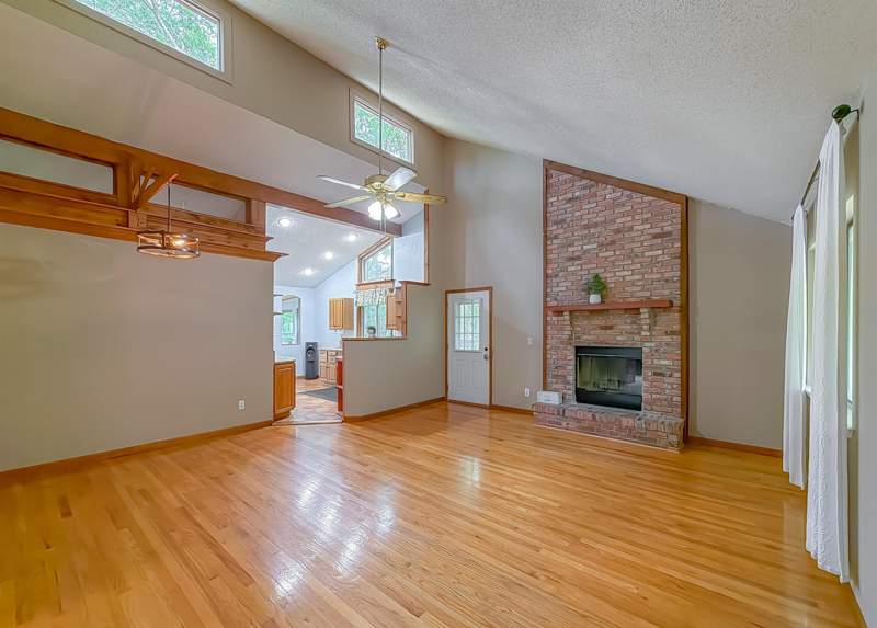 2 bedroom Detached at 2275 Beaver Creek Drive, Reston, Havana — photo 4