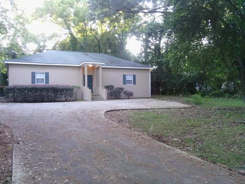 bedroom MultiFamily at 908 Buena Vista Drive, Mission Hills, Tallahassee — photo 1