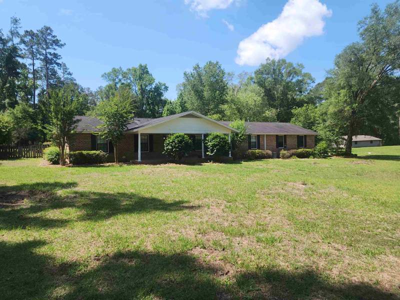 4 bedroom Detached at 8605 Coach Road, Pine Tree Circle Unrec, Tallahassee — photo 3