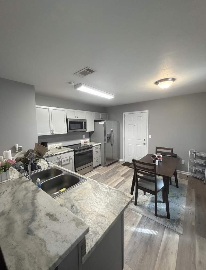 2 bedroom Townhouse at 2311 Hartsfield Way, Shadowlawn Cluster Homes, Tallahassee — photo 2
