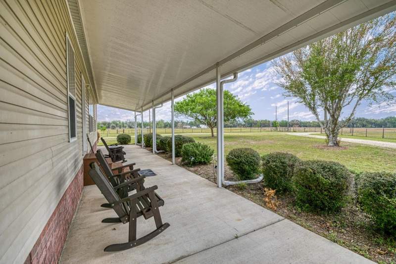 3 bedroom ManufacturedHome at 332 NE Forsythia Way, No, Pinetta — photo 4