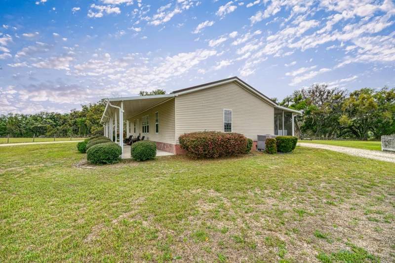 3 bedroom ManufacturedHome at 332 NE Forsythia Way, No, Pinetta — photo 5