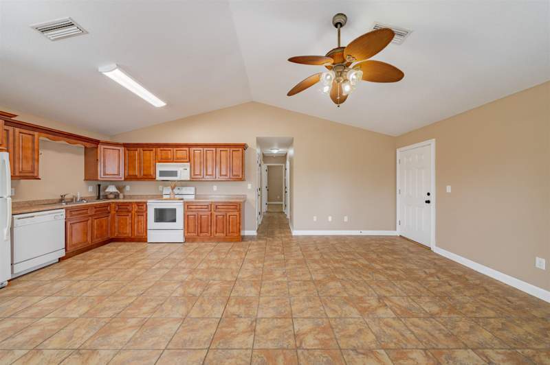 2 bedroom Detached at 196 Leslie Lane, Keaton Beach Ridge, Perry — photo 5