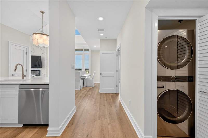 2 bedroom Condominium at 300 S Duval #2209 Street, Plaza Tower, Tallahassee — photo 5