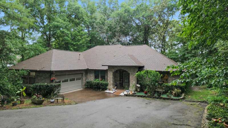 3 bedroom Detached at 1136 Coe Landing Road, Landing, The Unrec, Tallahassee — photo 1