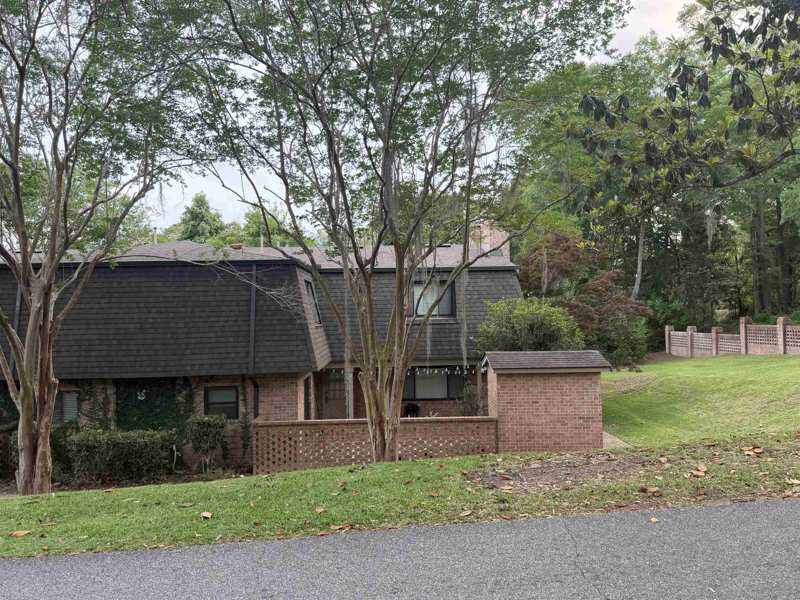 2 bedroom Townhouse at 3219 Thomasville Road, Lucerne At Woodlands, Tallahassee — photo 1