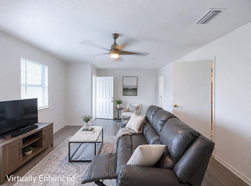 3 bedroom Detached at 2366 Oak Street, Lanark Village, Lanark Village — photo 2