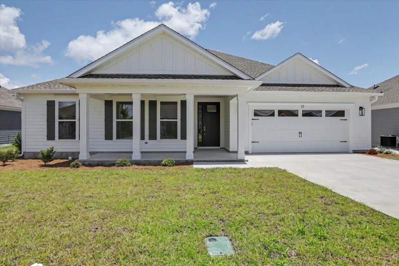 4 bedroom Detached at 17 Springdale Drive, Summerfield, Crawfordville — photo 1