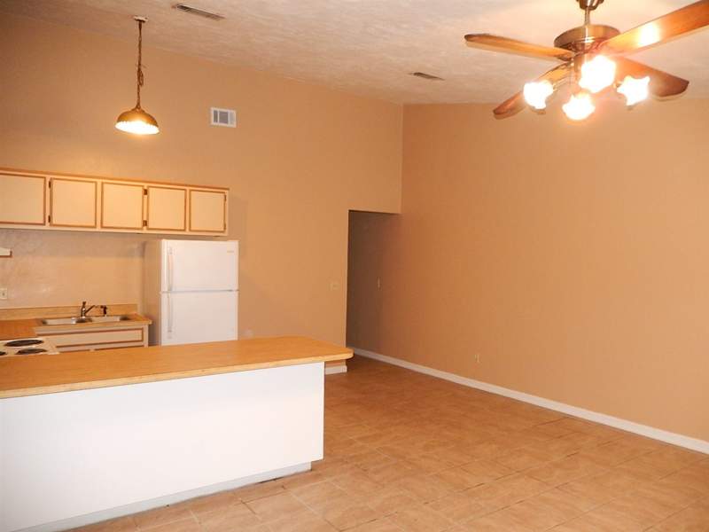 2 bedroom Townhouse at 2075 Continental Avenue, Continental Oaks, Tallahassee — photo 2