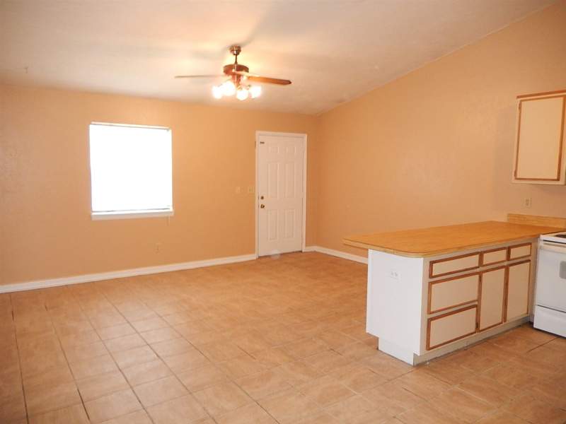 2 bedroom Townhouse at 2075 Continental Avenue, Continental Oaks, Tallahassee — photo 4