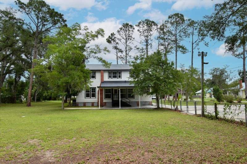 8 bedroom Detached at 1103 N Jefferson Street, Quinndale Subdivision, Perry — photo 5