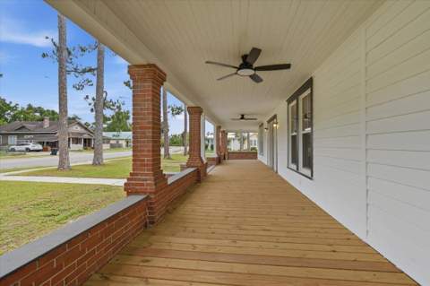1103 N Jefferson Street, Perry FL - photo 6 of 55
