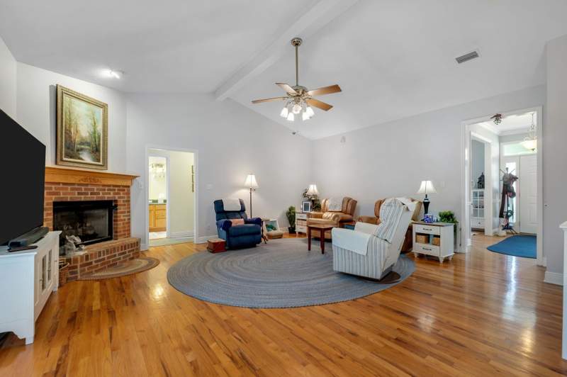 3 bedroom Detached at 10519 Casanova Drive, Heartwood Hills, Tallahassee — photo 2