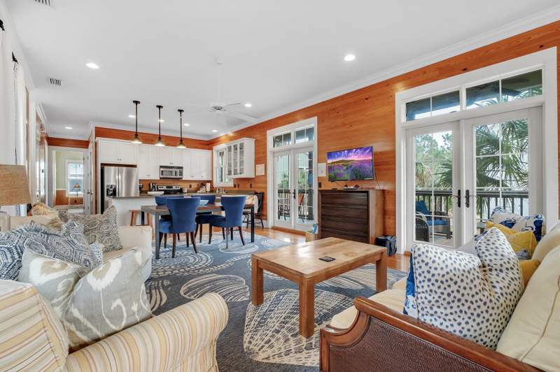 4 bedroom Detached at 301 Gullwing Way, Summer Camp West Phase 1A, St Teresa — photo 5