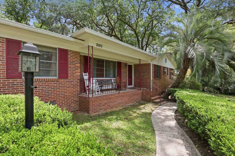 3 bedroom Detached at 2103 Great Oak Drive, Holly Hills, Tallahassee — photo 1