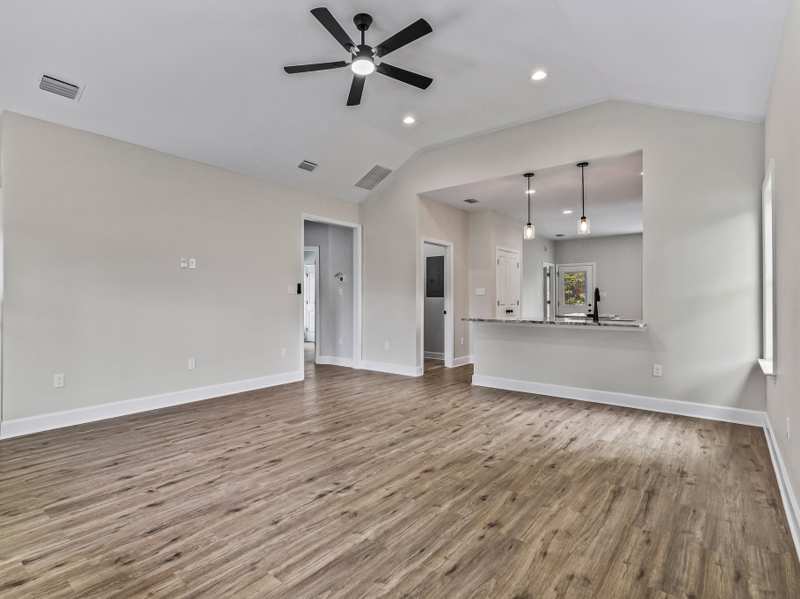 3 bedroom Detached at 14 Graham Trail, Wakulla Gardens, Crawfordville — photo 1
