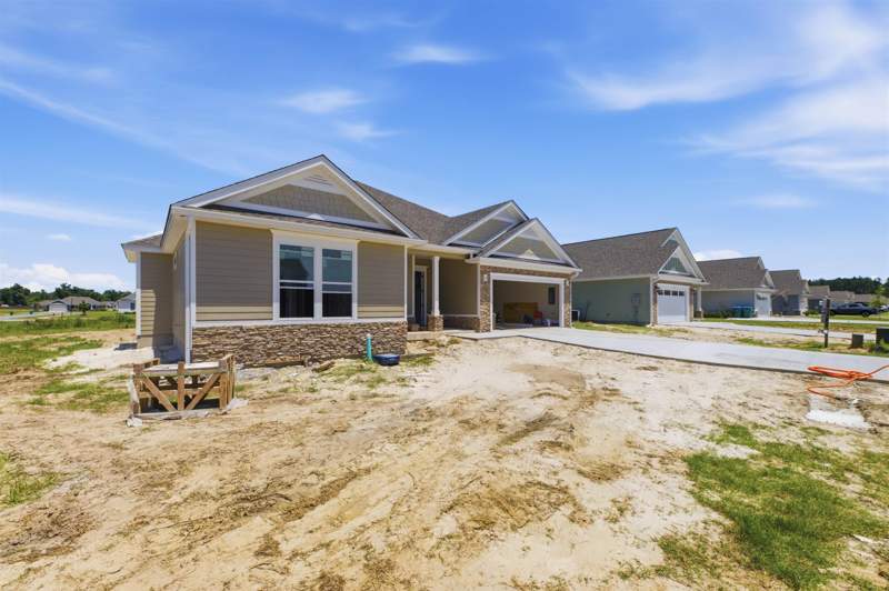 4 bedroom Detached at 93 Springdale Drive, Summerfield, Crawfordville — photo 2