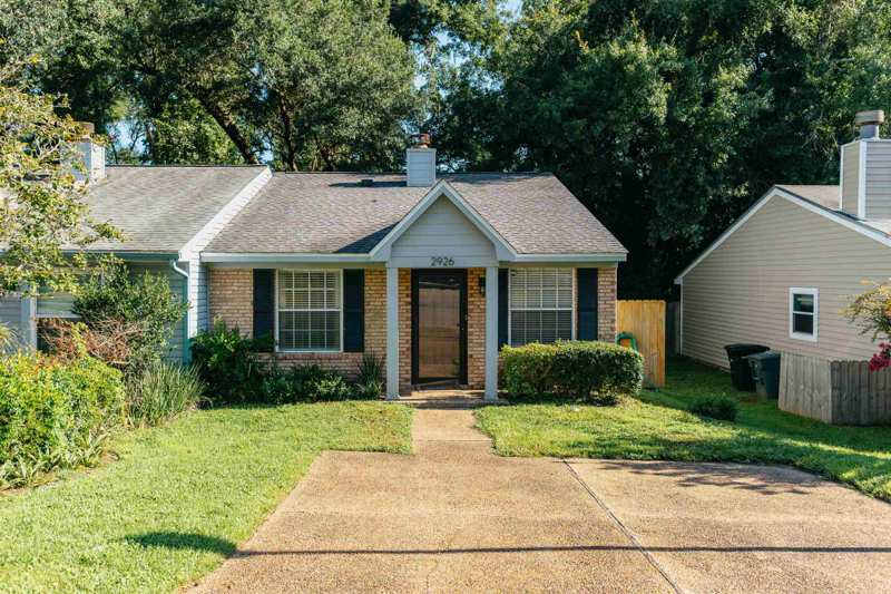 2 bedroom Townhouse at 2926 N Richview Park Circle, Richview Park, Tallahassee — photo 1