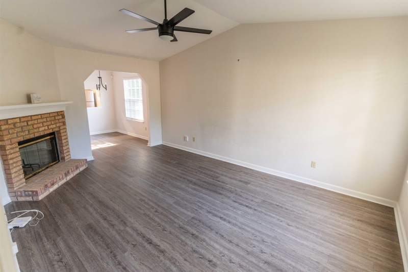 2 bedroom Townhouse at 2926 N Richview Park Circle, Richview Park, Tallahassee — photo 2