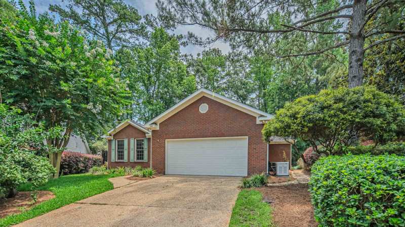 4 bedroom Detached at 335 Remington Run Loop, Hunters Crossing, Tallahassee — photo 1