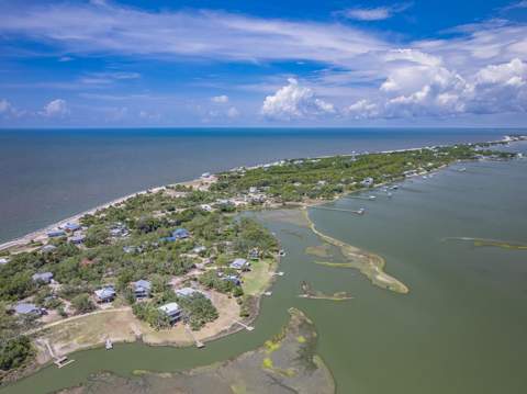 1308 Peninsular Circle, Alligator Point FL - photo 12 of 53