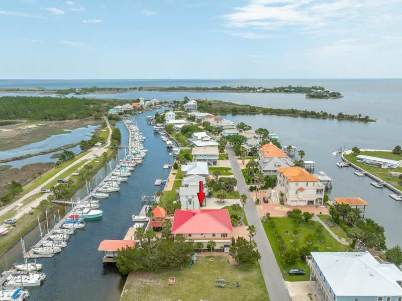 4 bedroom Detached at 92 Royster Drive, Shell Point Harbor, Crawfordville — photo 1