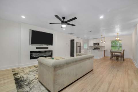 2828 Laris Drive, Tallahassee FL - photo 9 of 33