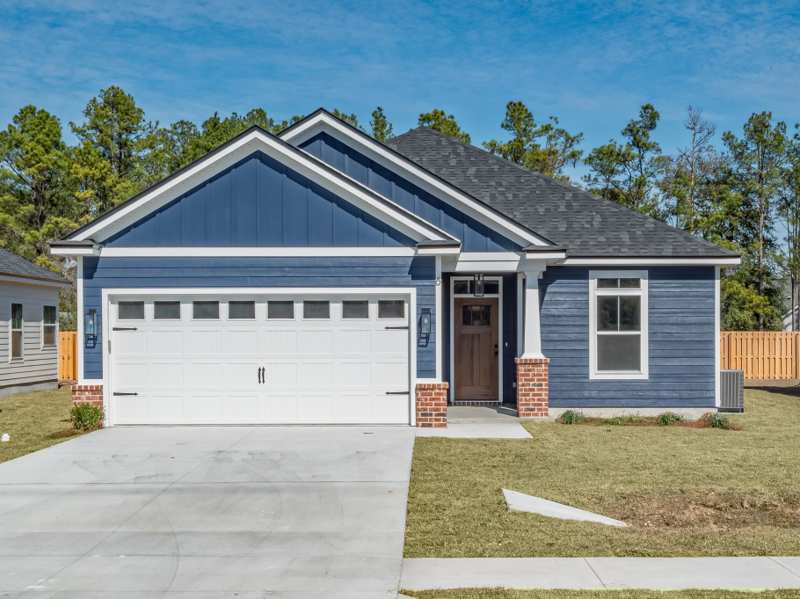 3 bedroom Detached at 118 Divine Loop, Pleasant Ridge, Crawfordville — photo 1