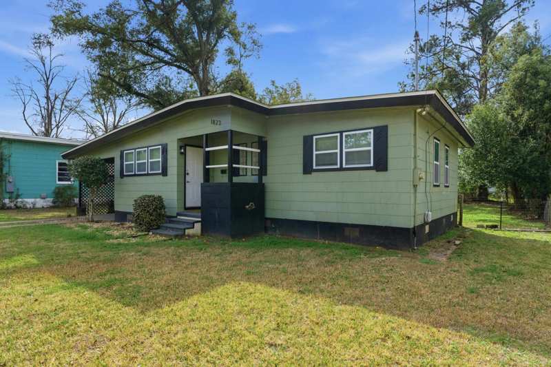 3 bedroom Detached at 1823 Tyndall Drive, Azalea Park Unit No 3, Tallahassee — photo 1