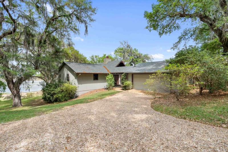 4 bedroom Detached at 2628 Lucerne Drive, LakeBreeze, Tallahassee — photo 5