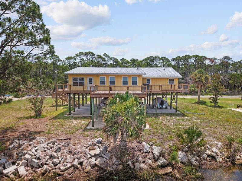 3 bedroom Detached at 2630 Dekle Beach Road, Dekle Beach Unit, Perry — photo 3